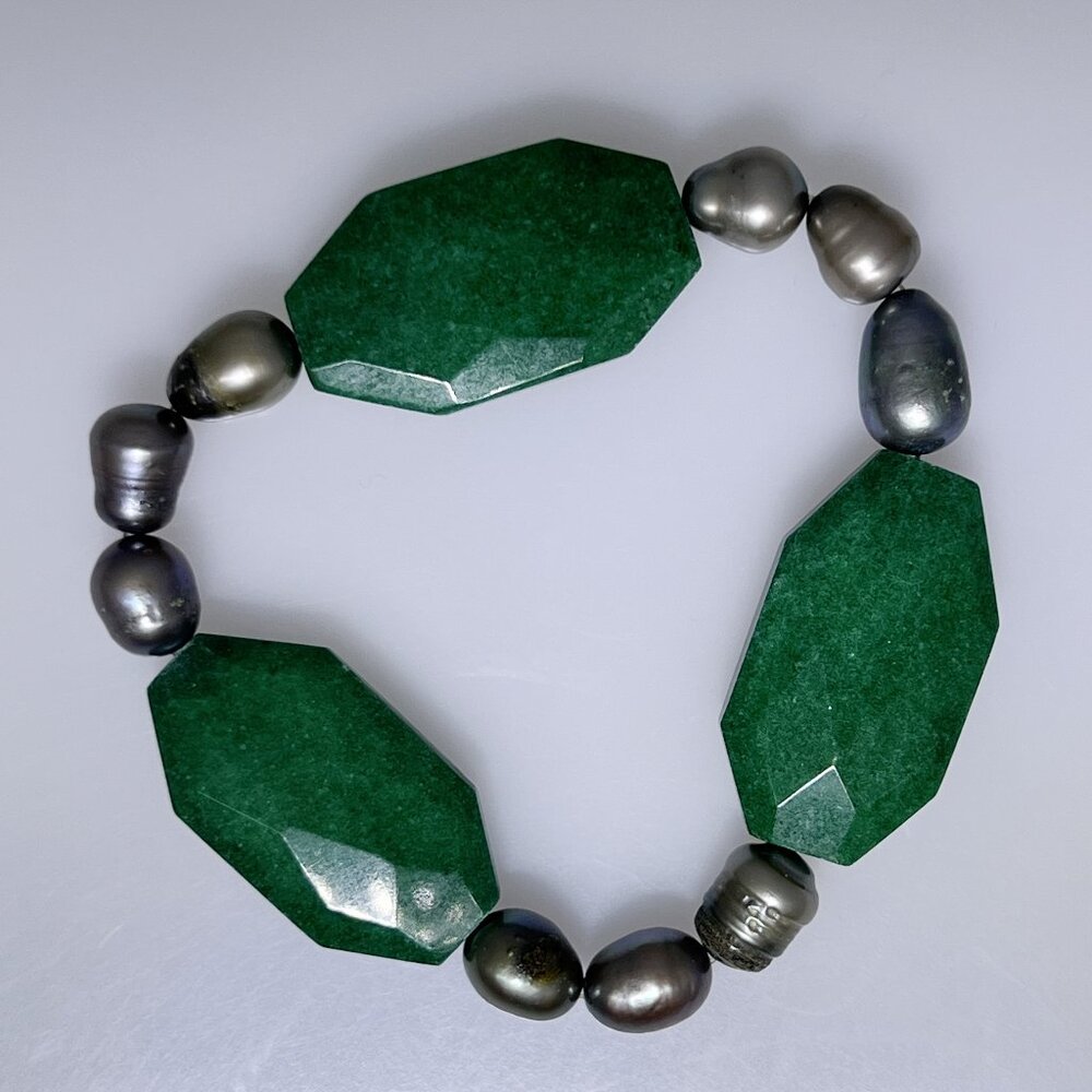 Agate and freshwater pearl bracelet, elastic cord, NWOT